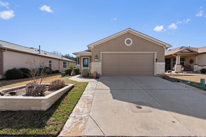 Property Photo: 124 Huntsville Cove TX 78633