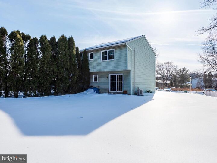 Property Photo: 178 Gregg Circle PA 17522