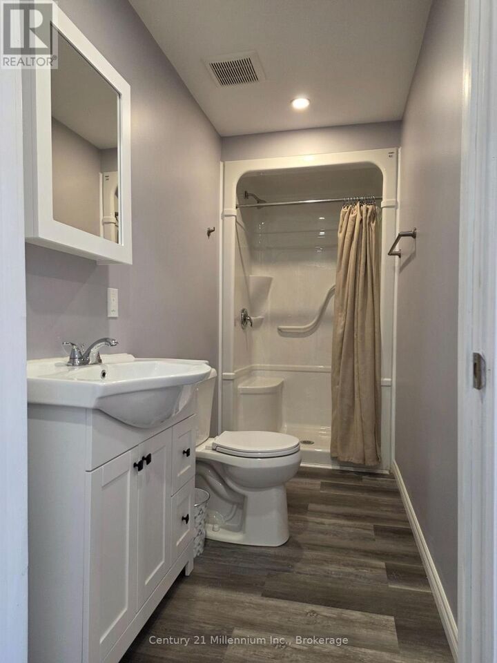 Property Photo:  617 Campbell Street 2  ON N0G 2H0 