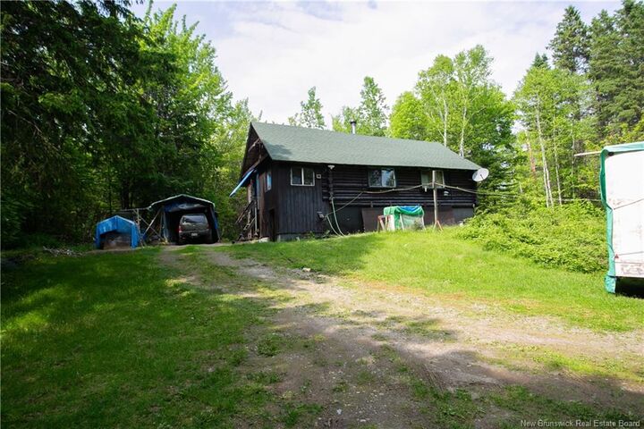 327 Maple Grove Road — photo 1