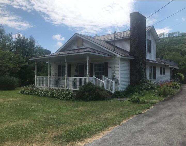 Property Photo: 7194 W Midland Trl WV 25958