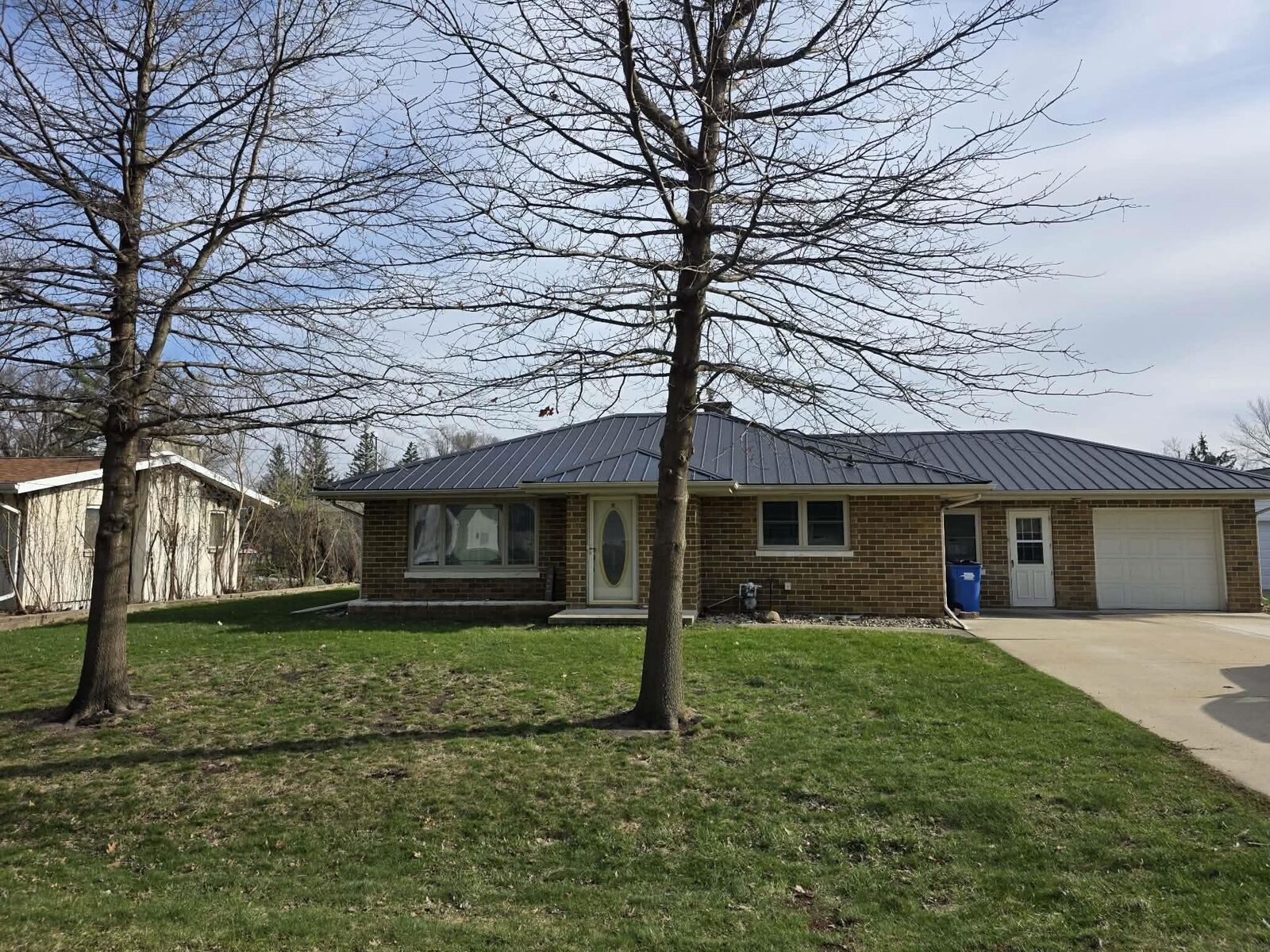 Property Photo:  1776 Enid Street  IA 50707 