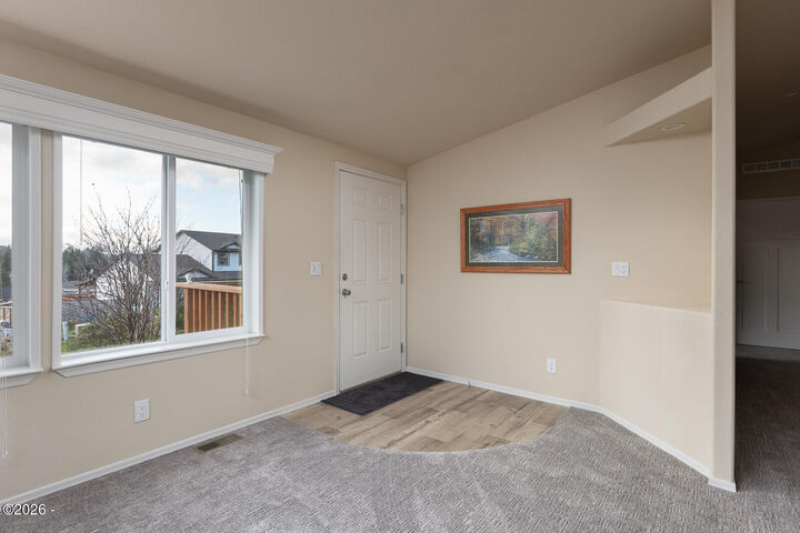 Property Photo: 226 N Pony Trail Lane OR 97368