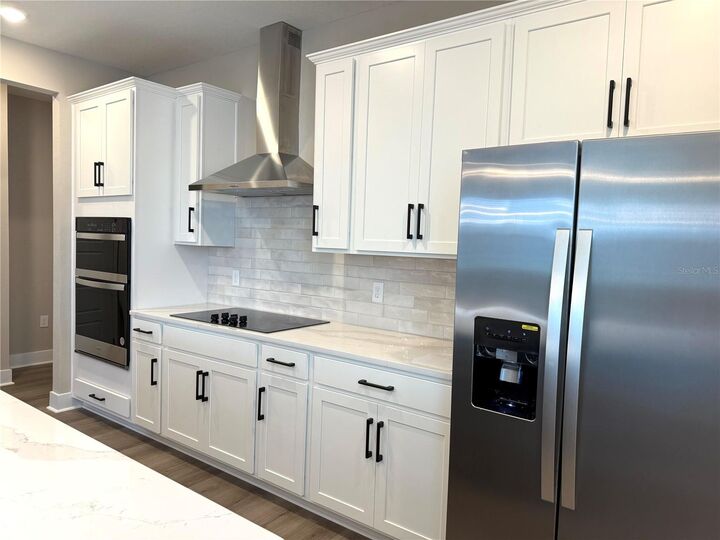 Property Photo: 14115 Frasier Street FL 34787