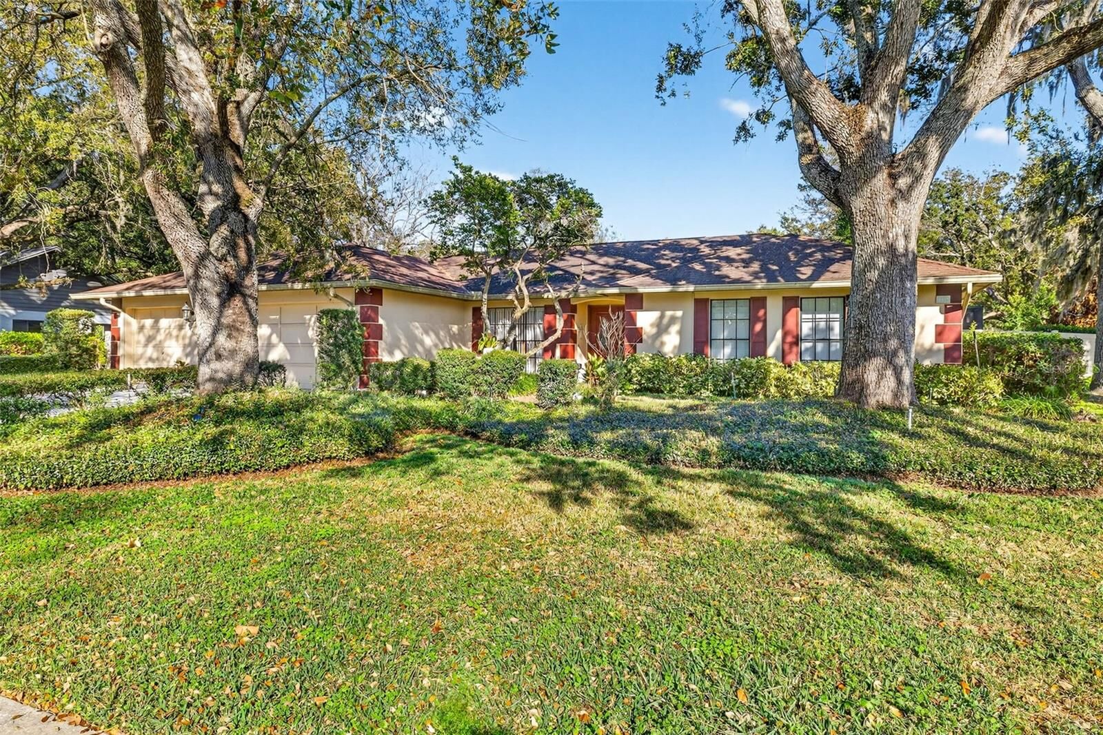 Property Photo:  6418 Jacqueline Arbor Drive  FL 33617 
