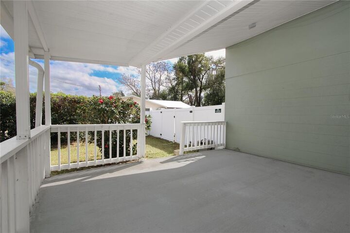 Property Photo: 413 Lakeview Avenue FL 33584