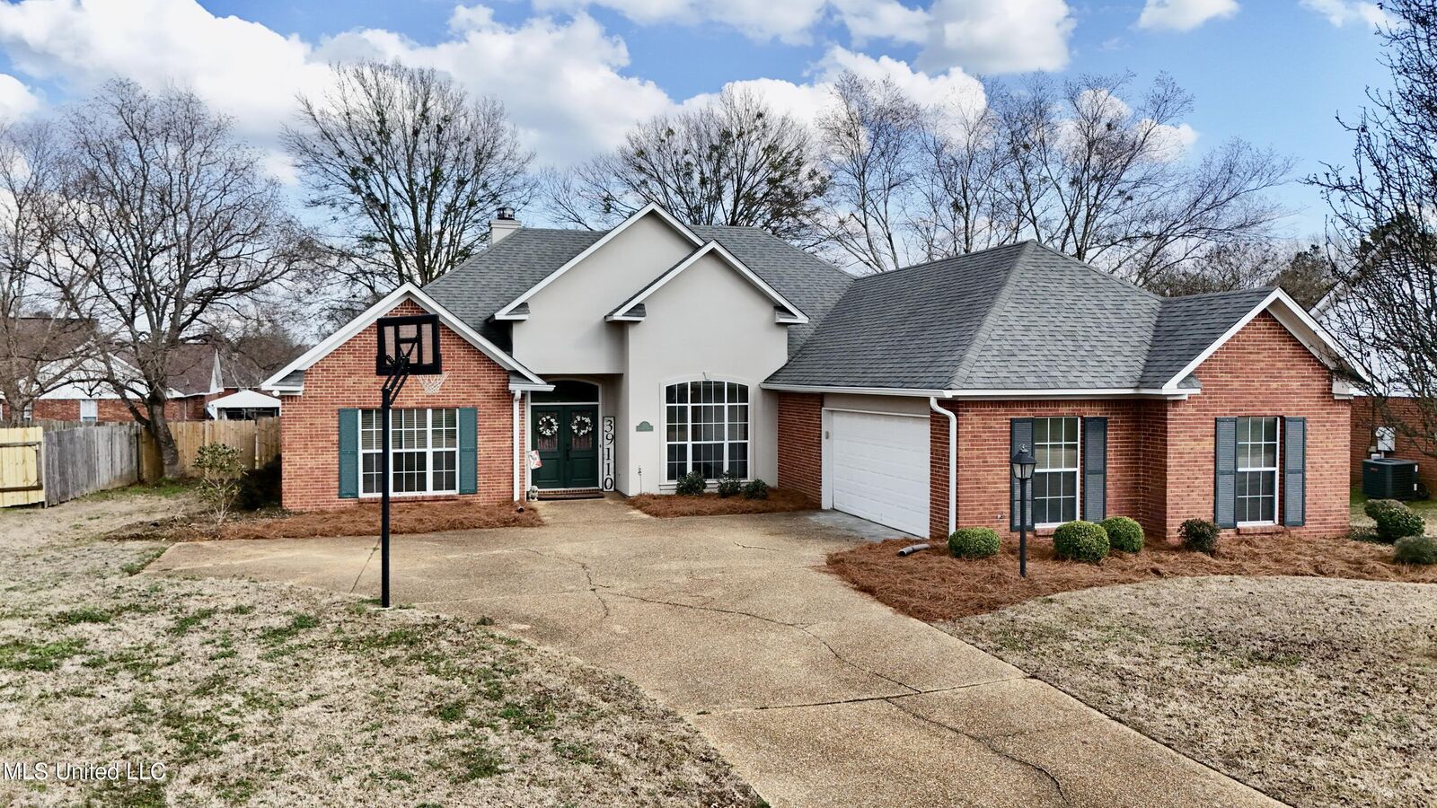 Property Photo:  102 Hampshire Drive  MS 39110 