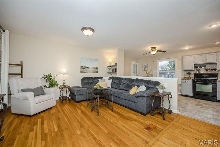 Property Photo:  1528 Coachway Lane  MO 63042 