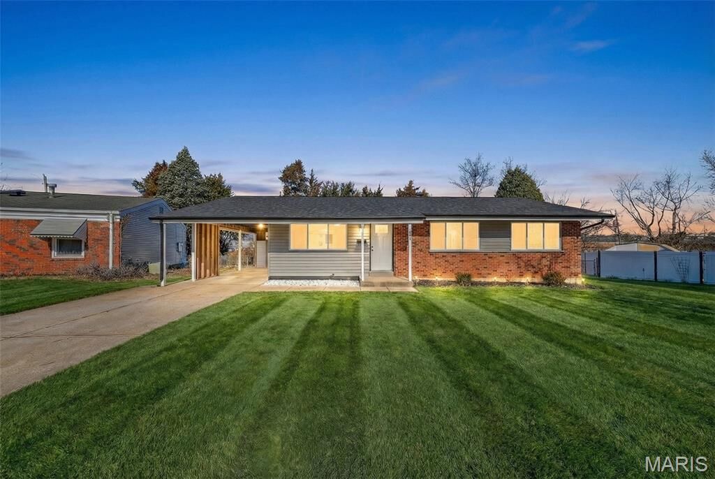 Property Photo: 1585 Pepperhill Drive MO 63033