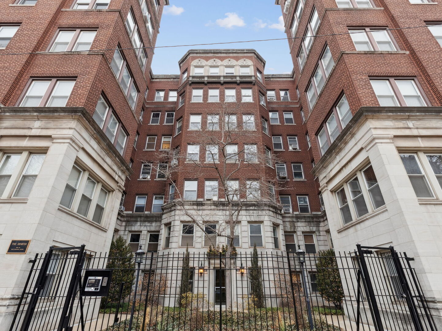 Property Photo:  1040 W Balmoral Avenue 4B  IL 60640 