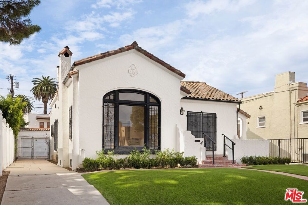 Property Photo: 517 N Stanley Avenue CA 90036