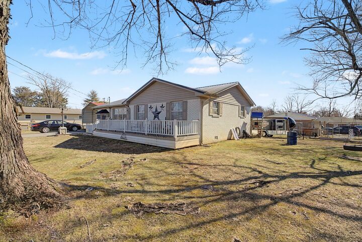 Property Photo: 107 Bermuda Dr TN 37110