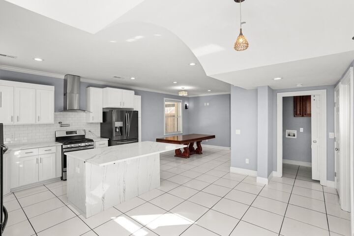 Property Photo:  239 E Bledsoe St  TN 37066 