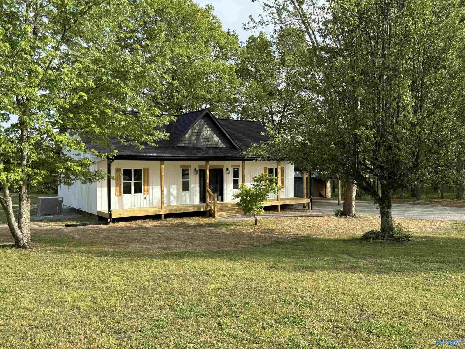 Property Photo: 292 County Road 497 AL 35966