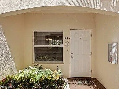 Property Photo: 1096 Woodshire Lane C106 FL 34105