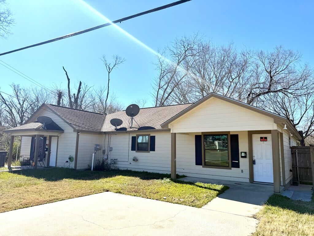 Property Photo:  301 Culverhouse Street  TX 75904 