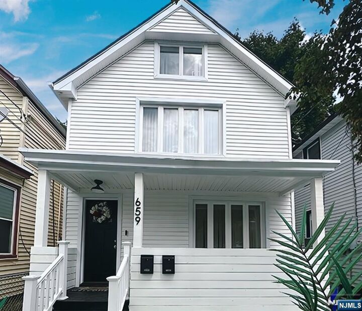 Property Photo: 659 Nassau Street 1A NJ 07050