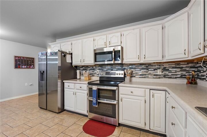 Property Photo: 1011 W Green Acres Place AR 72758