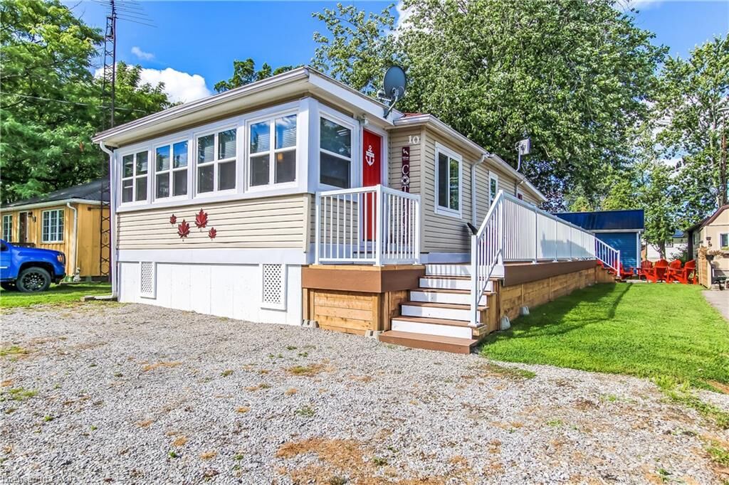 Property Photo: 10 Fourth Avenue ON N0E 1M0