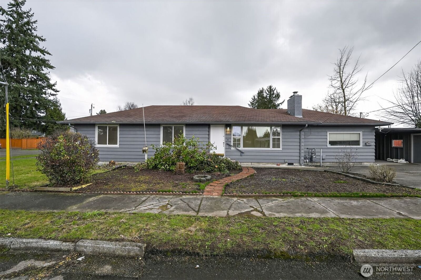 Property Photo: 804 7th Avenue NW WA 98371