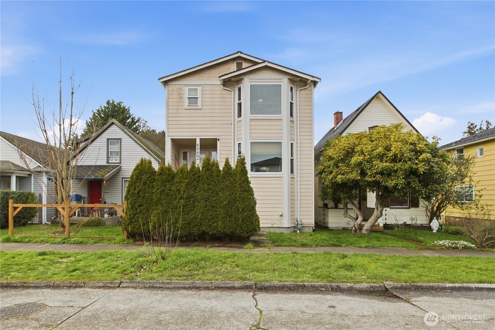 Property Photo:  626 N Anderson Street  WA 98406 