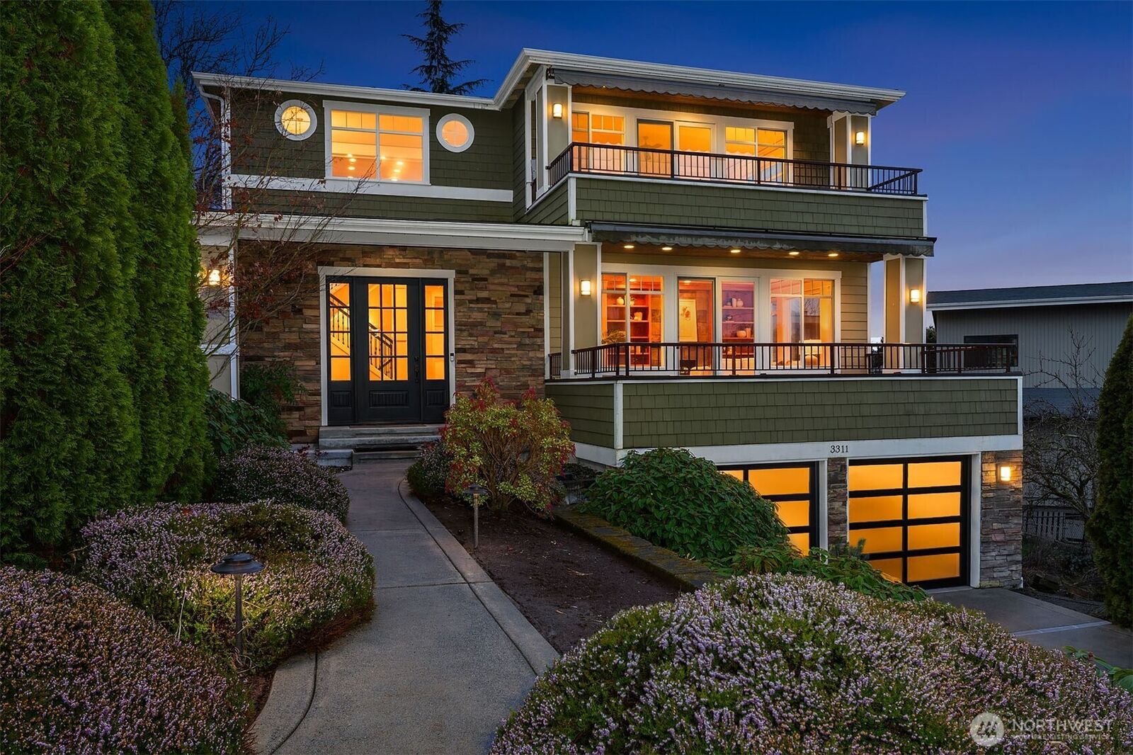 Property Photo: 3311 Burnett Avenue N WA 98056