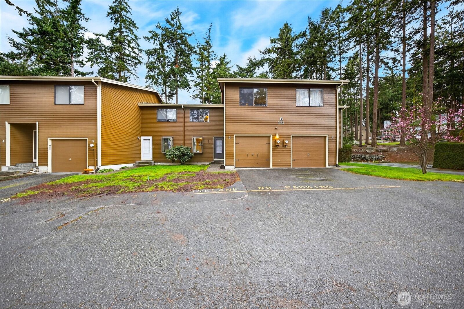 Property Photo:  111 NW Columbia Dr B6  WA 98277 