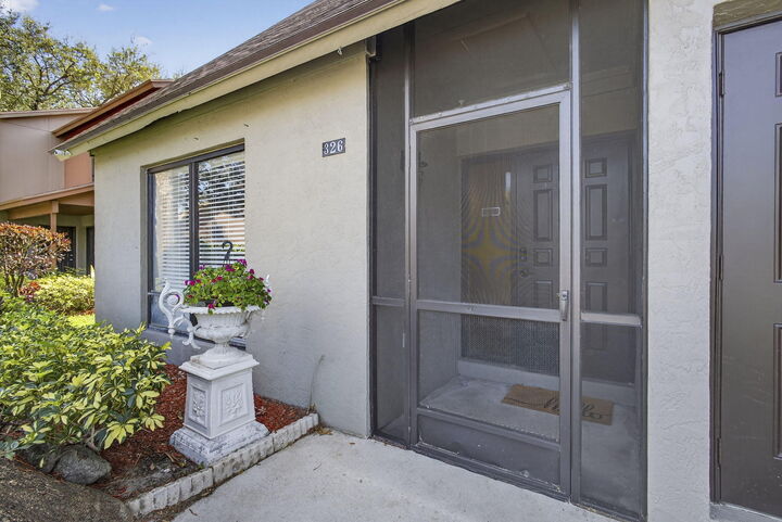 Property Photo:  326 Sandtree Drive  FL 33403 