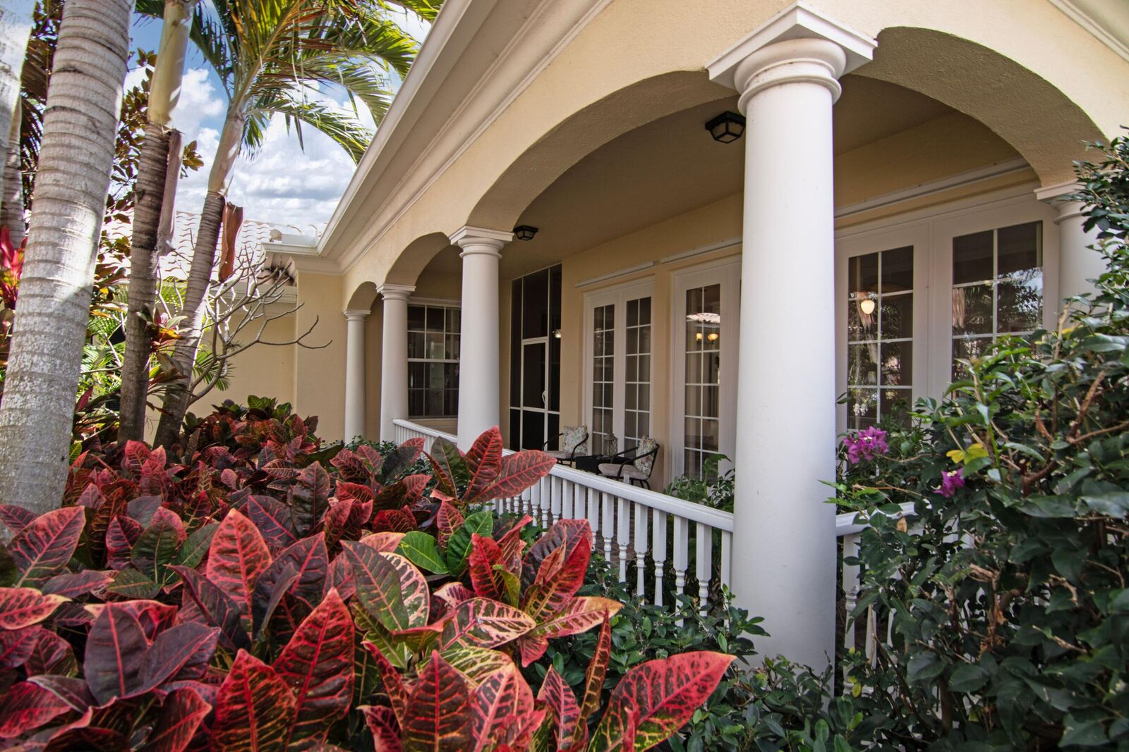 Property Photo:  2077 Futana Way  FL 33414 