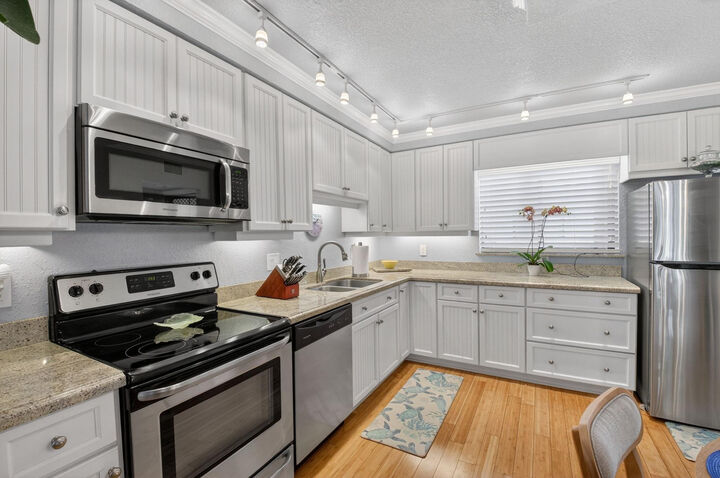 Property Photo:  5250 Las Verdes Circle 313  FL 33484 