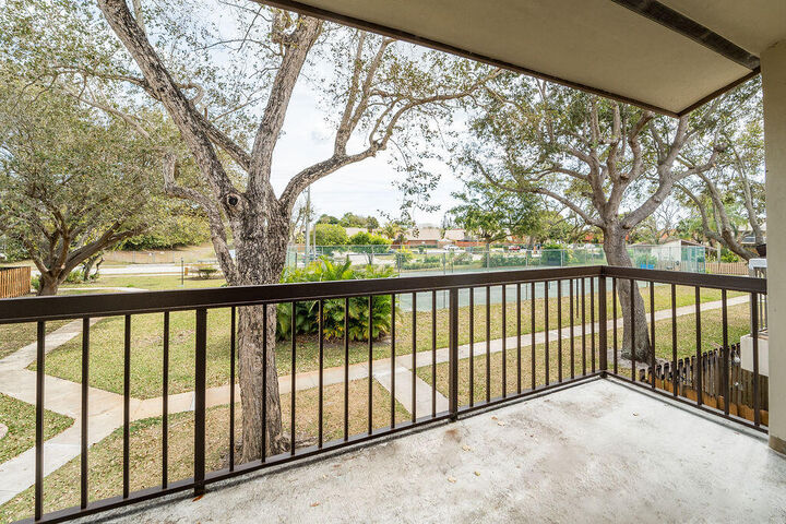 Property Photo: 3402 E Gardens East Drive 7B FL 33410