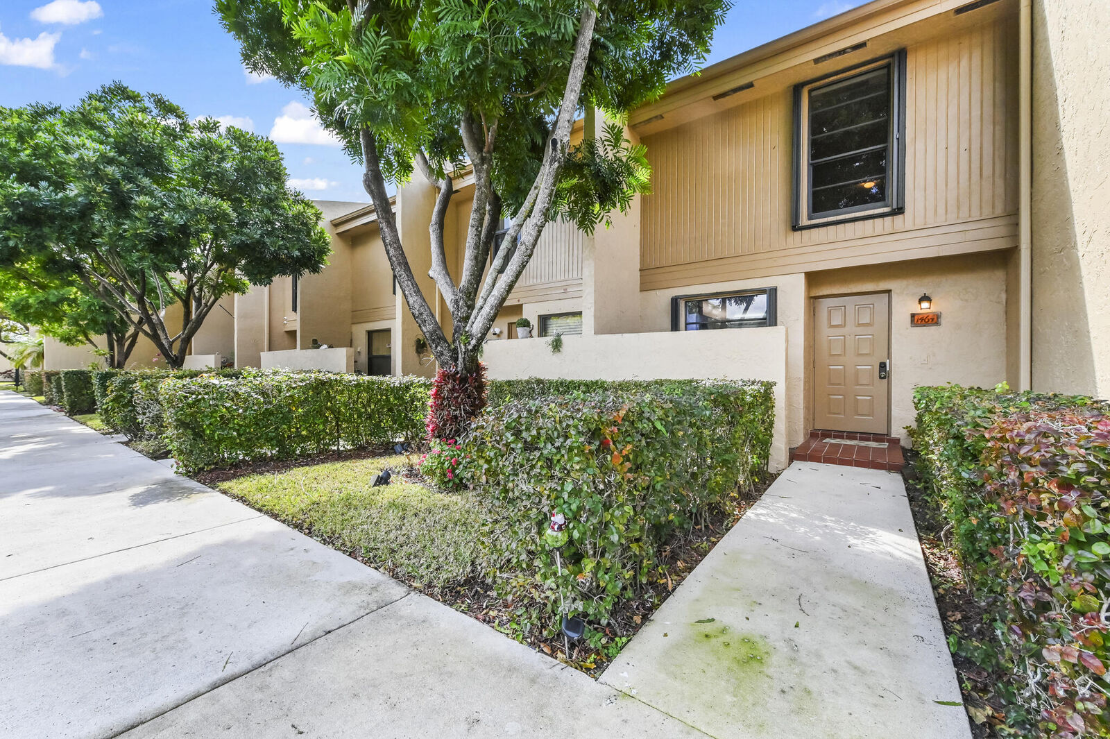 Property Photo:  1464 NW 97th Terrace 285  FL 33024 