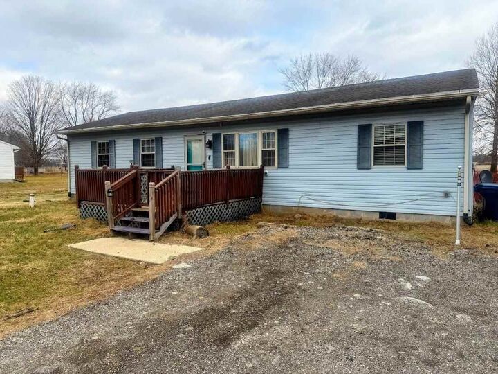 Property Photo: 4113 N Round Barn Road IN 47374