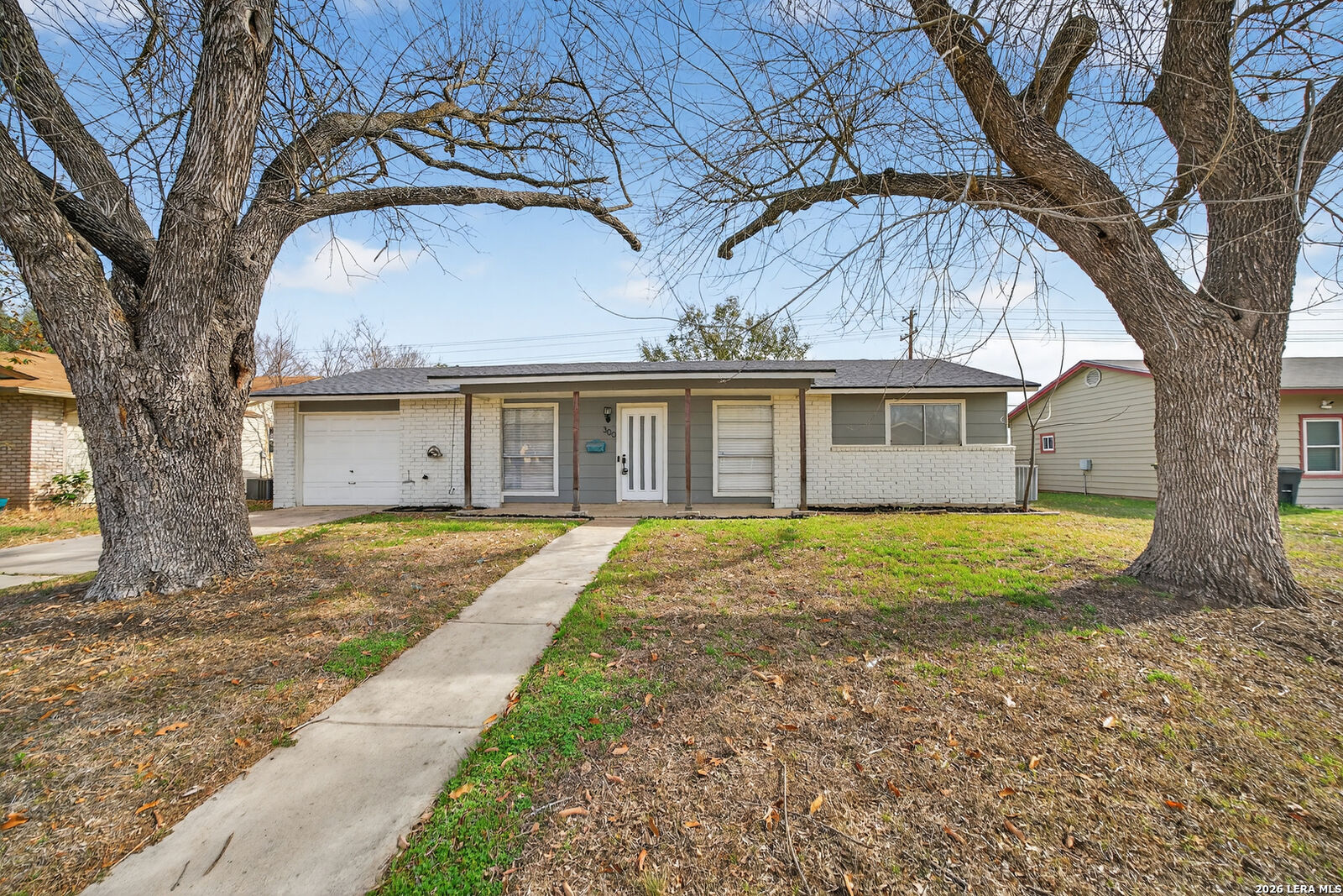 Property Photo: 300 Roanoke TX 78154