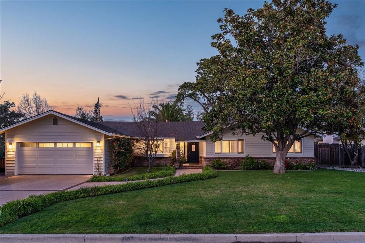 Property Photo:  19095 Saratoga Glen Place  CA 95070 