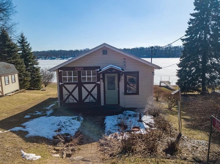 Property Photo: 3112 East Edgewater Street WI 53563