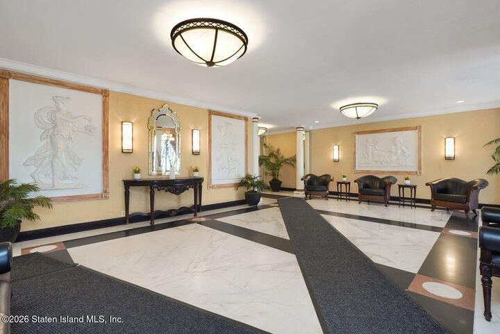 Property Photo:  1100 Clove Rd 5G  NY 10301 