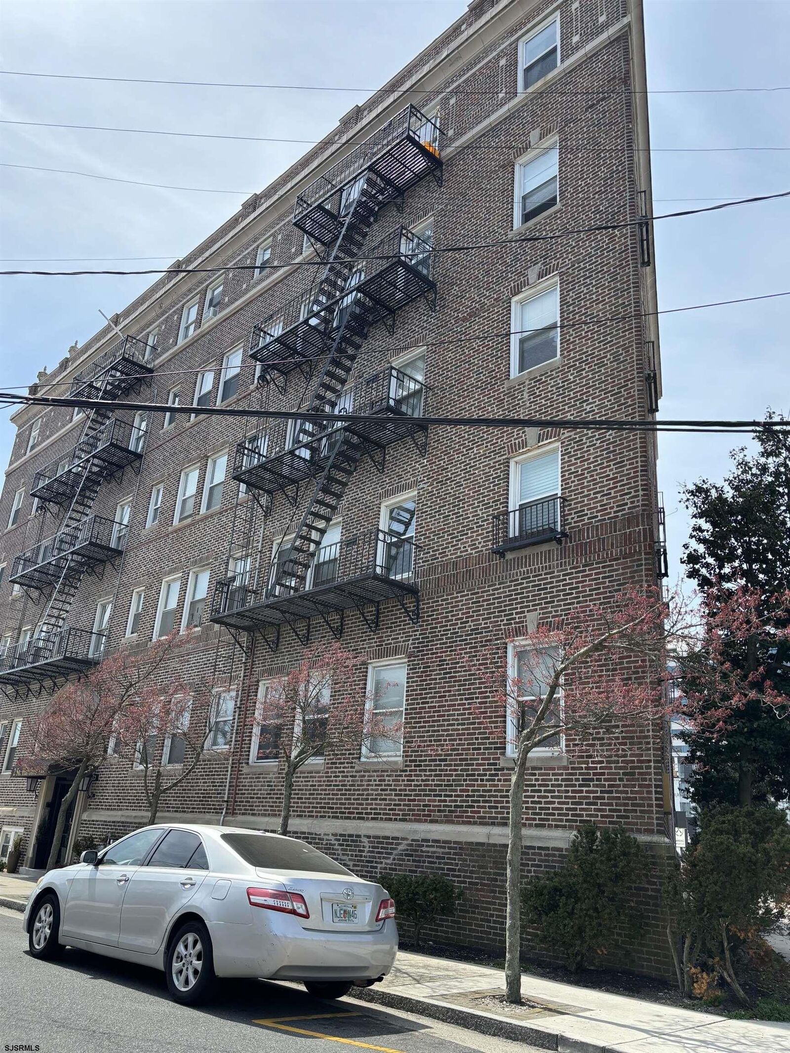 Property Photo:  2 S Hartford Ave A1  NJ 08401 