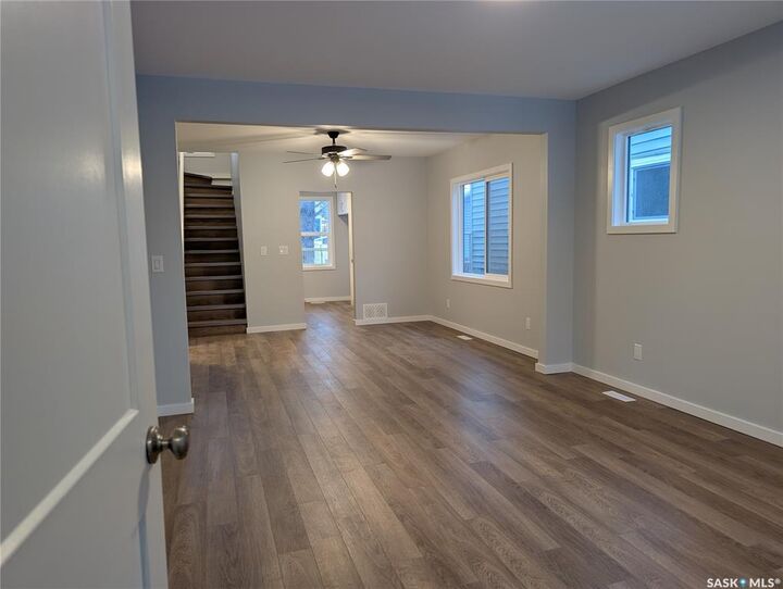 Photo de la propriété:  102 32nd Street W  SK S7L 0S1 