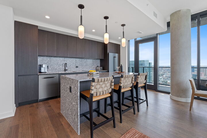 Property Photo: 84 East Avenue 1904 TX 78701