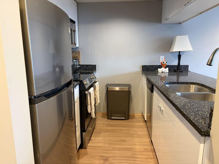 Property Photo: 1060 Alberni Street 510 BC V6E 1A3