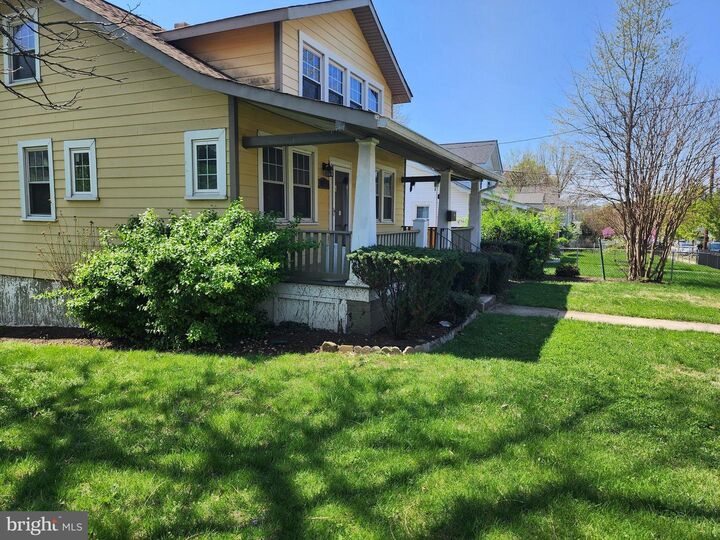 Property Photo:  3047 Douglas Street NE  DC 20018 