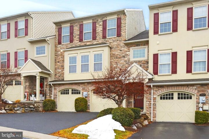 Property Photo:  1905 Roxbury Court  PA 17055 