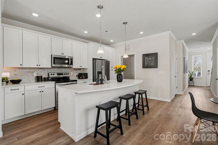 Property Photo: 8238 Merryvale Lane NC 28214