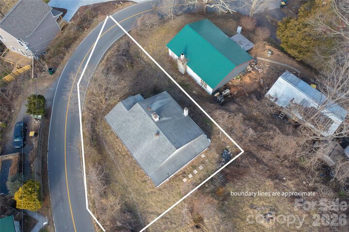 Property Photo: 117 Lookout Road NC 28804