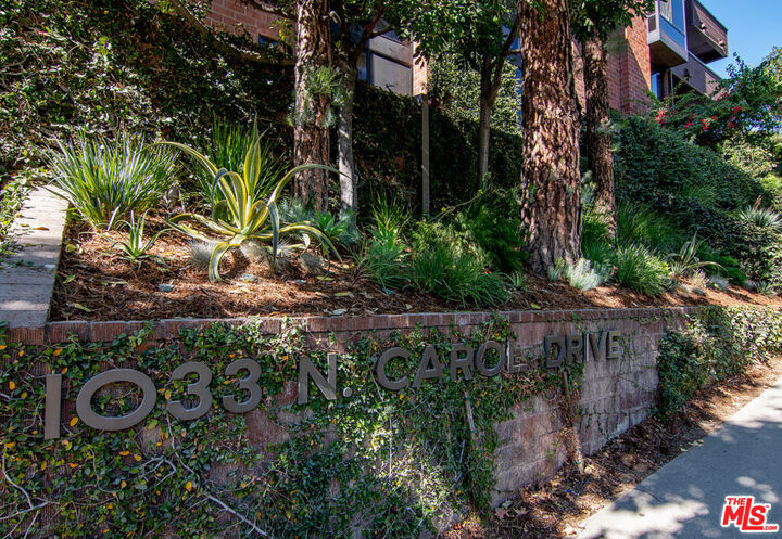 Property Photo:  1033 Carol Dr  CA 90069 