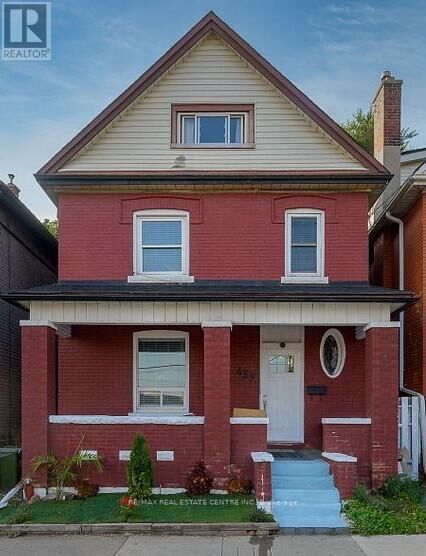 Property Photo:  439 Wentworth Street North  ON L8L 5W6 
