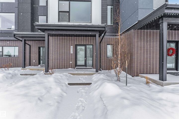 Property Photo: 5 Rondeau Drive 77 AB T8N 7X8
