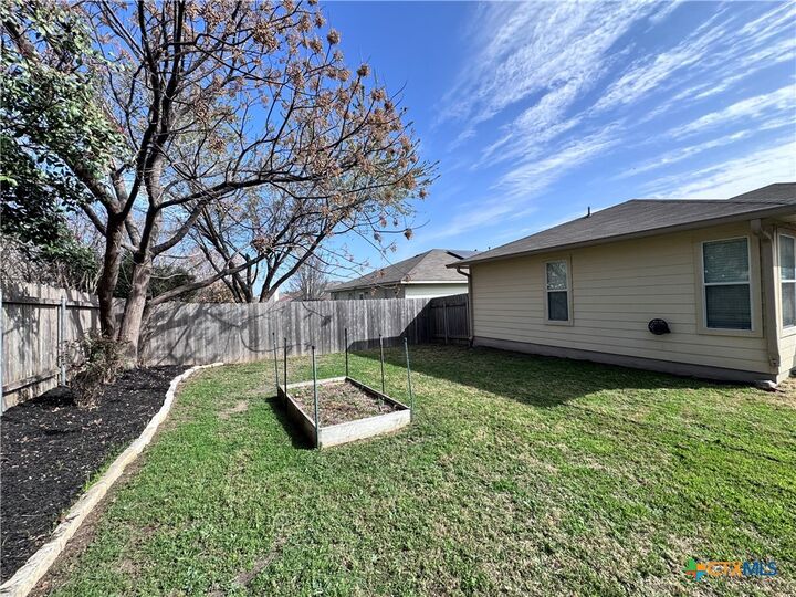 Property Photo:  211 Tolcarne Drive  TX 78634 