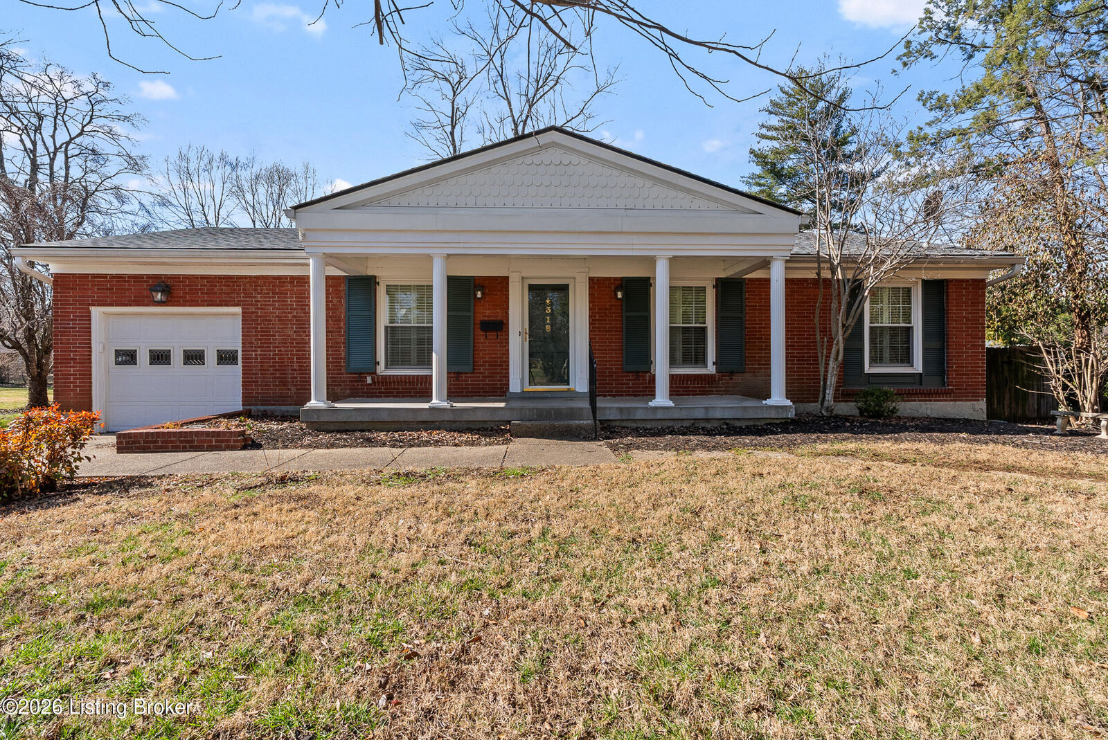 Property Photo: 318 Castleview Dr KY 40207